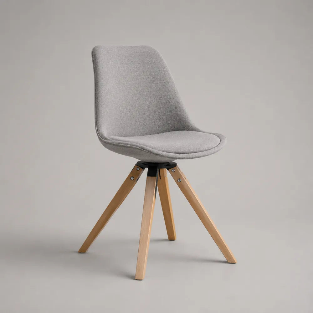 Chaise de salle à manger coque rembourrée tissu gris clair piètement bois naturel et métal noir 49 cm x 56 cm x 84 cm